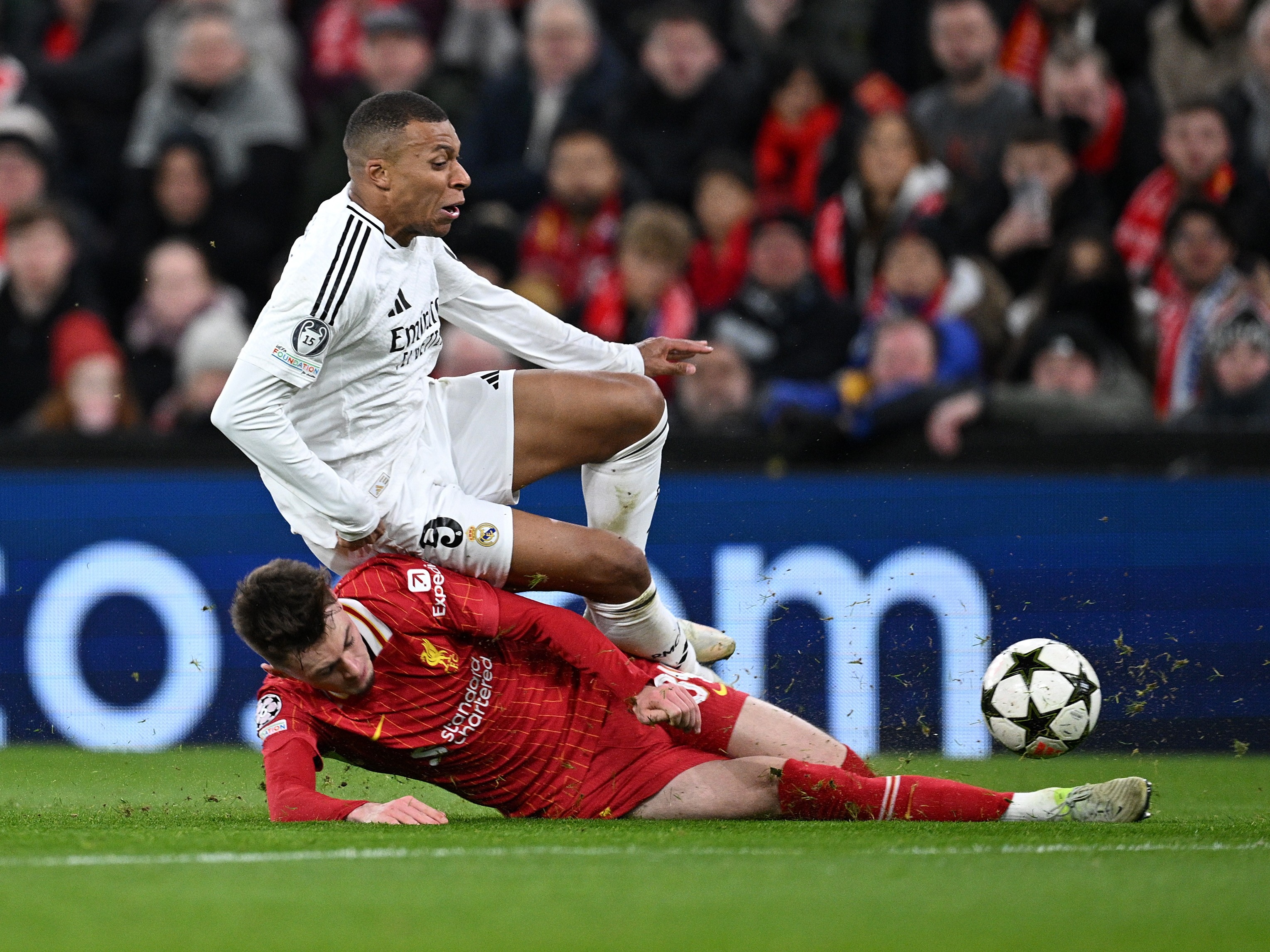 利物浦完胜罗马,德容一己之力扛起全队 利物浦完胜罗马,德容一己之力扛起全队