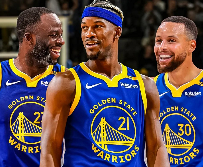 勇士队对凯尔特人队展开友谊赛激烈对决