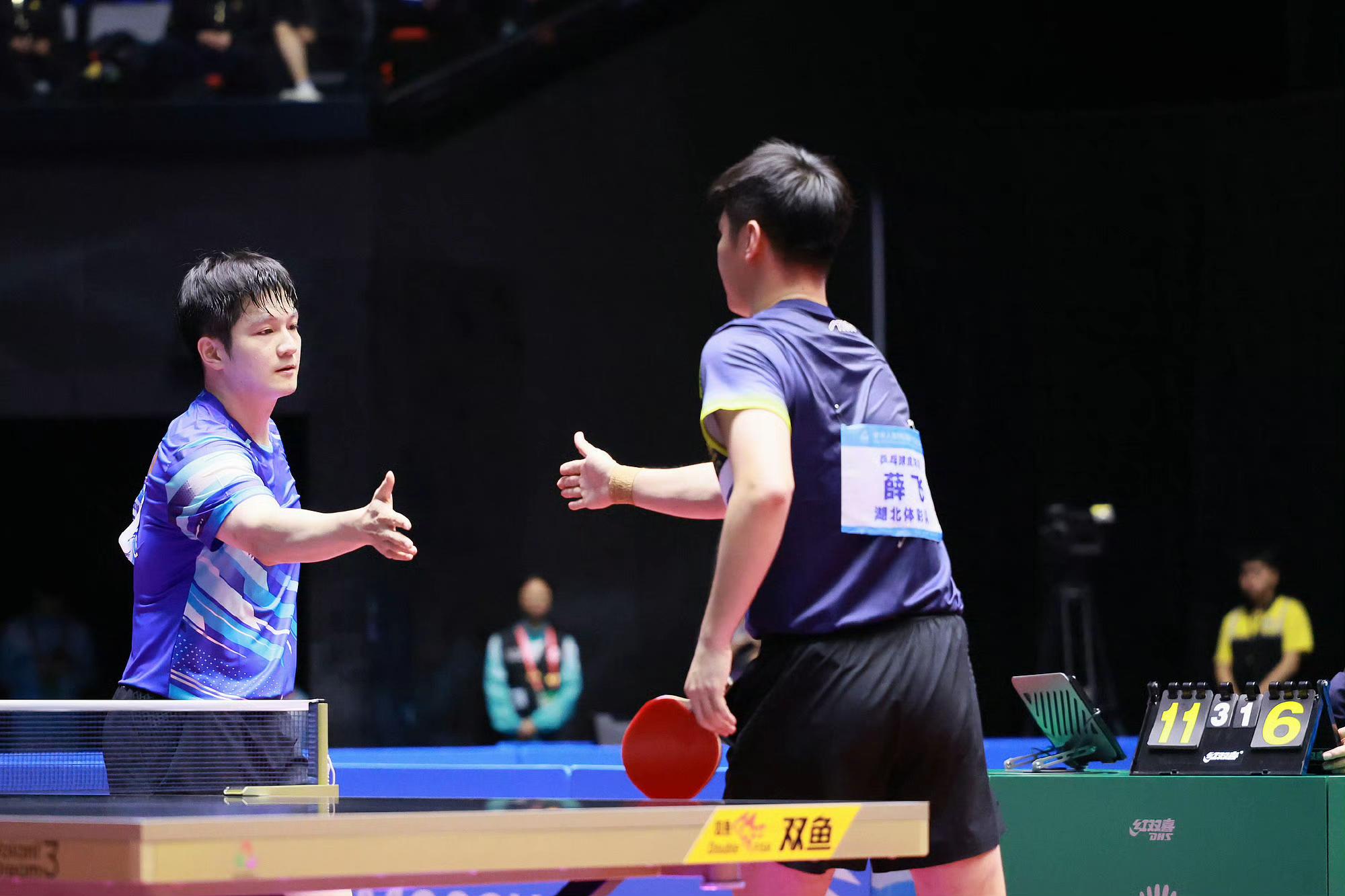 雷速体育直播-瑞典队完胜英格兰队，樊振东点燃赛场