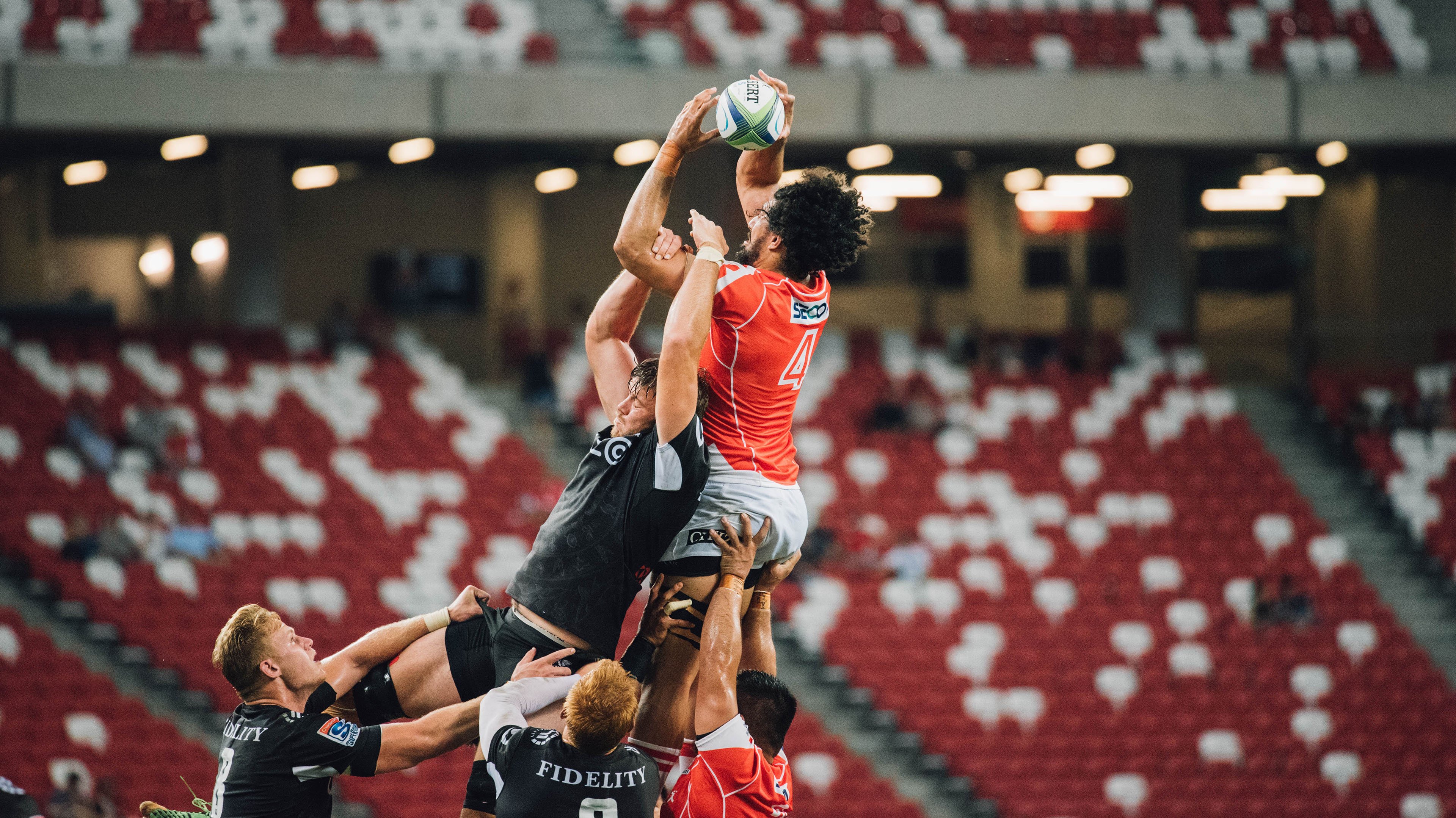 霍勒迪的证明之夜，当北京队遇上独行侠，一个名字响彻赛场