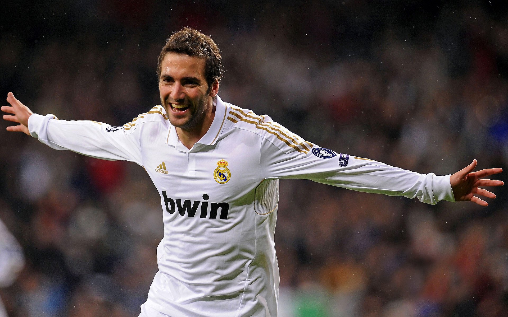 leisu-英超争冠焦点战与广东队速胜鹈鹕，跨越时空的竞技交响